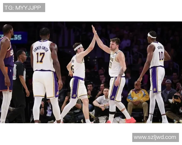 湖人对阵太阳精彩全场录像回放及赛后分析分享